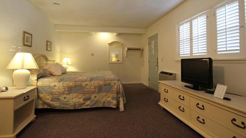 Hotel Hamilton Village Inn