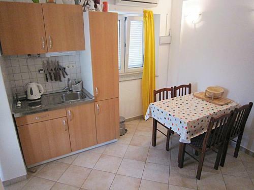 Apartments Enver Srima