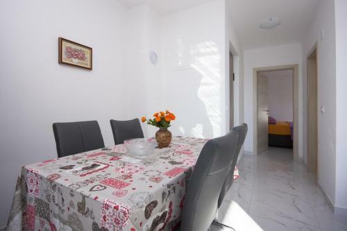 Apartments Happy Holiday
