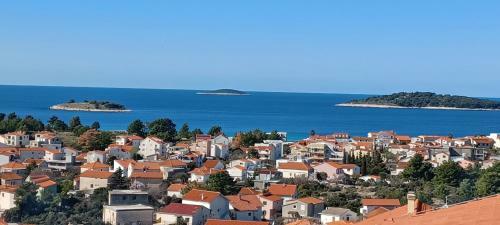 Apartment With Garage And Magical View
