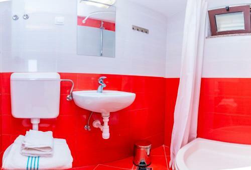 Hostal Apartments Mikuli? Rogoznica