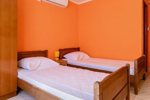 Hostal Apartments Mikuli? Rogoznica