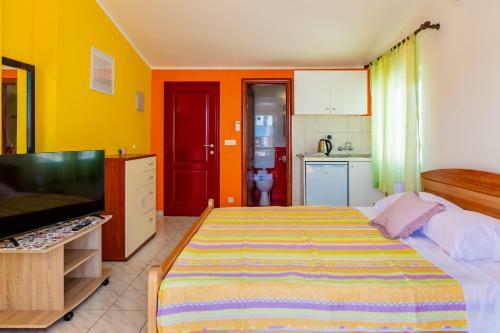 Hostal Apartments Mikuli? Rogoznica