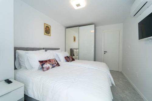 Villa Nina In Sumartin With Private Pool