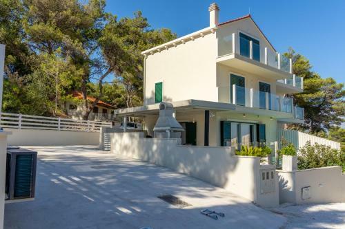 Villa Nina In Sumartin With Private Pool