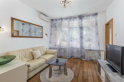 Apartment In The Center With Two Bedrooms