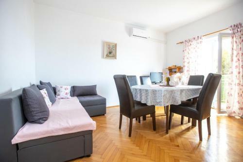 Apartments Skeva