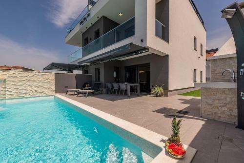Villa Blue Sky 2