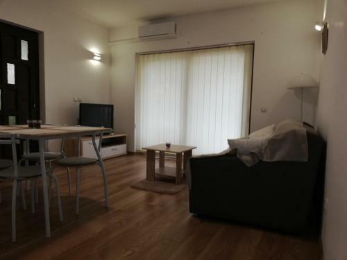 Apartmani I Kamp Turanj-?amuga