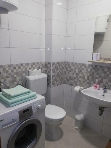 Apartmani I Kamp Turanj-?amuga