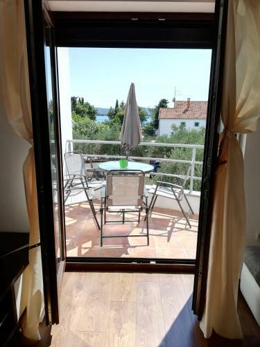 Apartmani I Kamp Turanj-?amuga