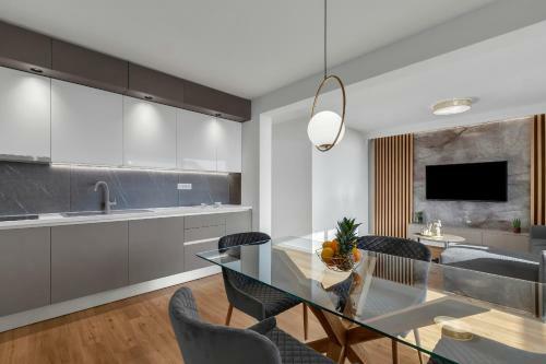 5-6 Luxury Apartments L&l Tucepi - 100m From The Beach