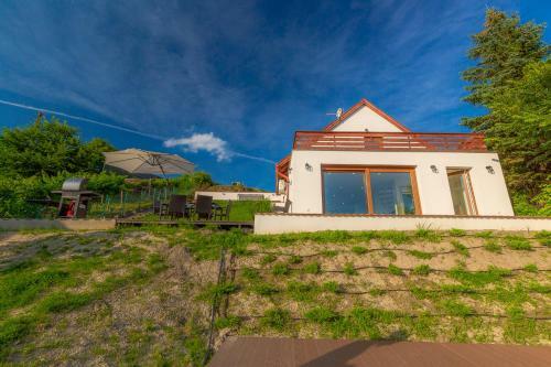 Villa K?hegy Apartman Zam�rdi