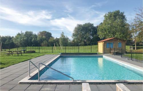 Nice Home In Tzummarum With 2 Bedrooms