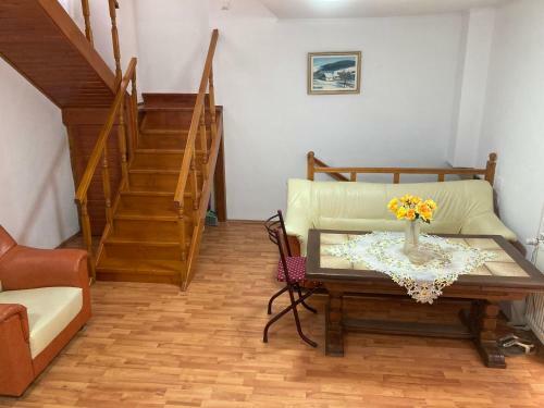 Ultracentral Apartment Near Moscovitz Palace