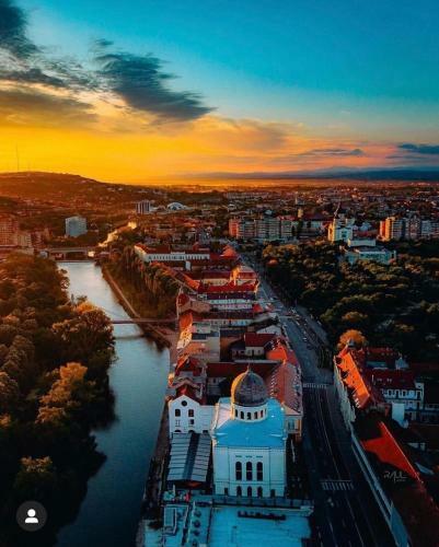Ultracentral Apartment Near Moscovitz Palace