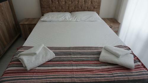 Lovely 1 Bedroom Apartment With Swimming Pool
