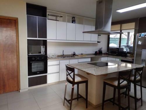 Villa Hermosa Casa Moderna Con Pileta Y Seguridad