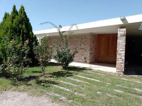 Villa Hermosa Casa Moderna Con Pileta Y Seguridad