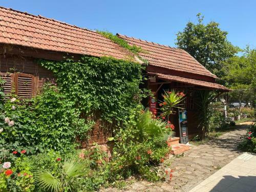 Hotel Toll Garden House