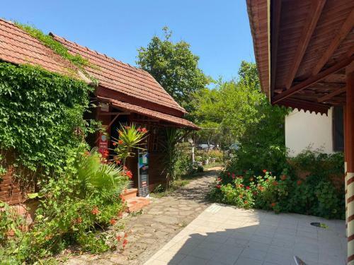 Hotel Toll Garden House