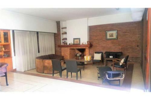 4-bedroom Villa W/ Swimming Pool, 50 Mins From Bue