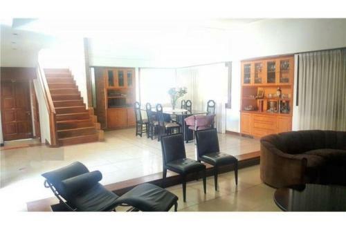 4-bedroom Villa W/ Swimming Pool, 50 Mins From Bue
