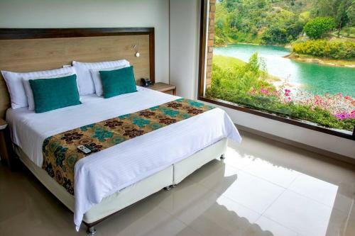 Villa Mansi�n En Guatap� - Colombia