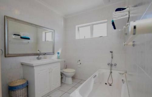 Secure Apartment, 500m From The Beach