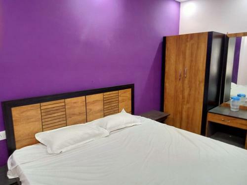 Hotel Rudraksha Continental By Wb Inn