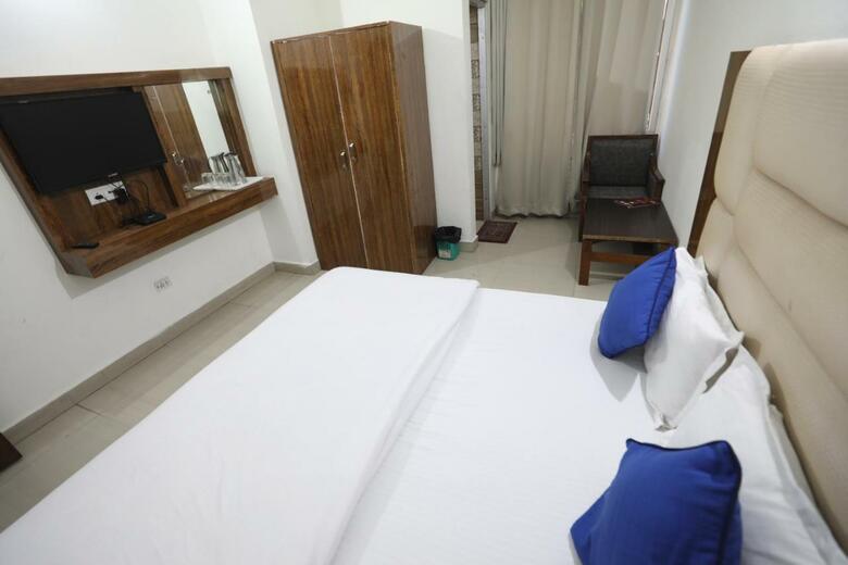 Mahadev Hotel And Resorts