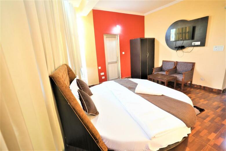 Mahadev Hotel And Resorts