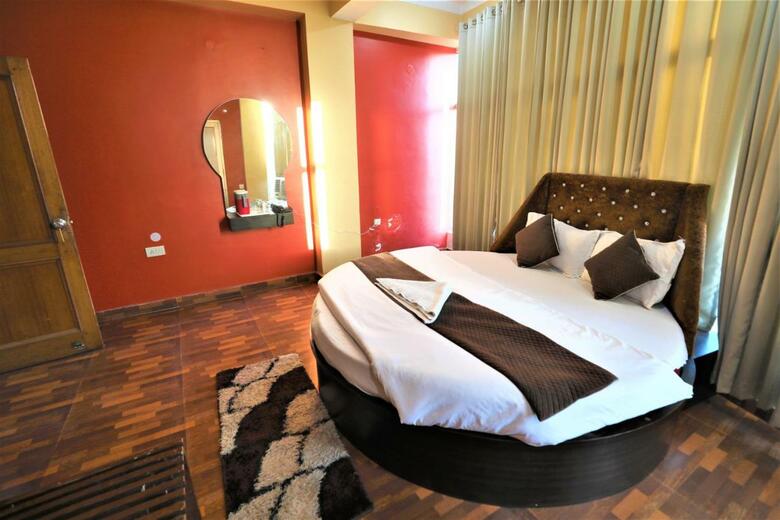 Mahadev Hotel And Resorts