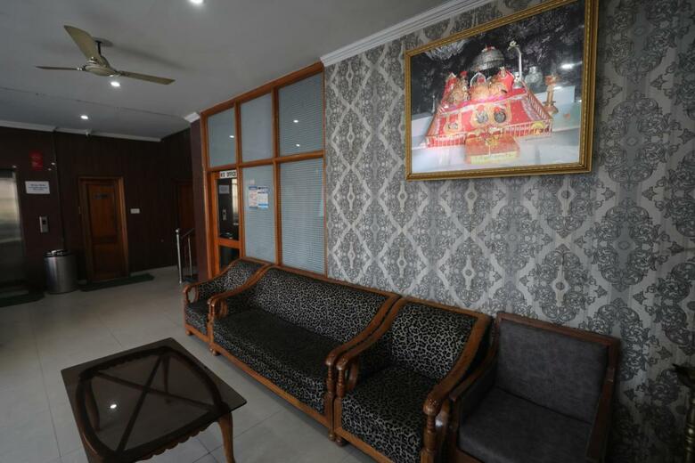 Mahadev Hotel And Resorts