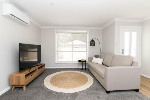 Villa On Matthews, Quite, Modern, Fresh, Free Wifi