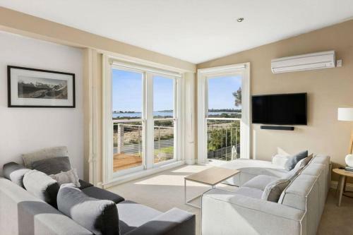 Waterview- Queenscliff, Bay Views, Pet Friendly