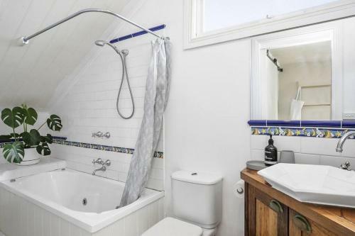 Waterview- Queenscliff, Bay Views, Pet Friendly