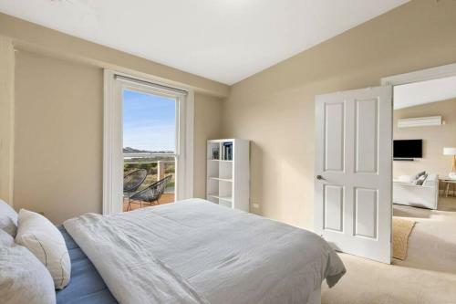 Waterview- Queenscliff, Bay Views, Pet Friendly