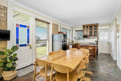 Waterview- Queenscliff, Bay Views, Pet Friendly