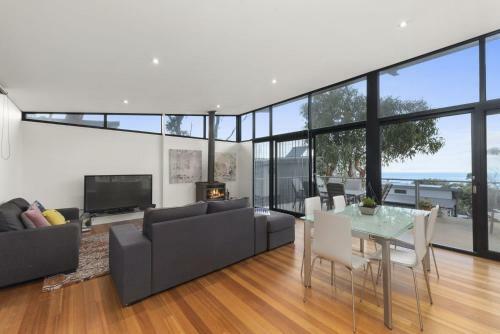Ocean View Treetops Retreat