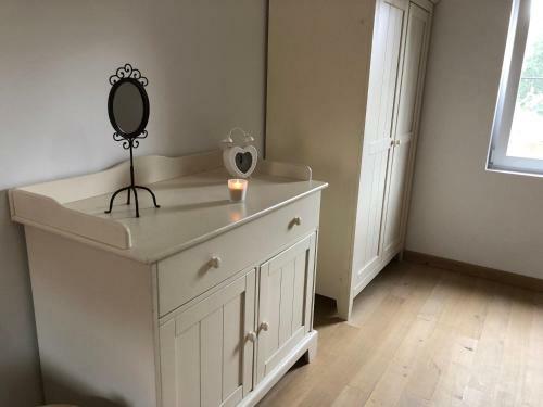 Juste � C�t�, Maison De Caract�re Avec Piscine