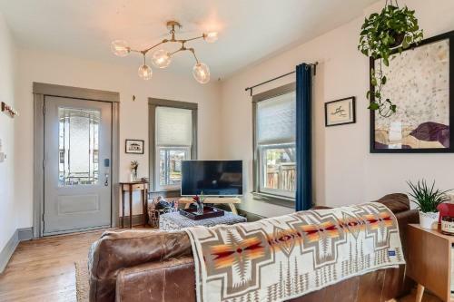 Hotel 3907 S Lincoln St