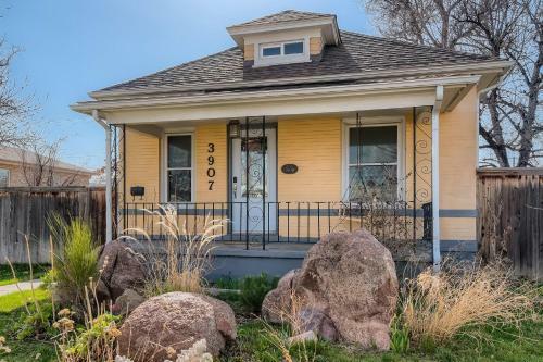 Hotel 3907 S Lincoln St
