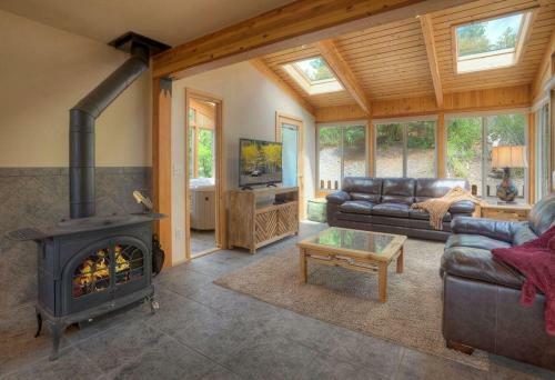 363 Whistling Horse Trail