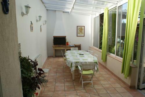 Spacieuse Maison de Village Avec Jardin Patio
