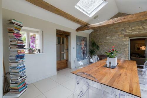 Villa Large Cotswold Farmhouse + Garden+ Views+tub