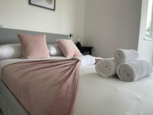 Gerrard Grove Is Lovely 2-bed Bungalow In Clacton