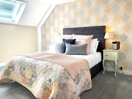 Charming Cardoon Cottage In Beautiful Village