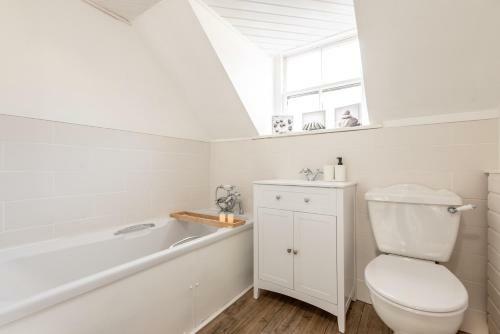 Charming Cardoon Cottage In Beautiful Village