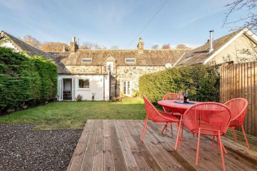 Charming Cardoon Cottage In Beautiful Village